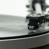 Music Hall Classic. Gramofon manualny. - 8