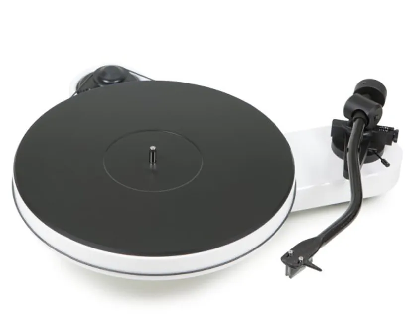 Pro-Ject RPM 3 Carbon (biały). Gramofon manualny.