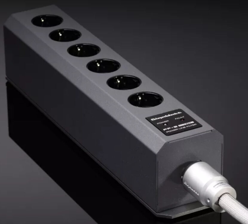 GigaWatt PF-2 SE EVO+ (PowerSync Ultra). Listwa zasilająca.