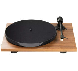 Pro-Ject E1 (orzech). Gramofon manualny.