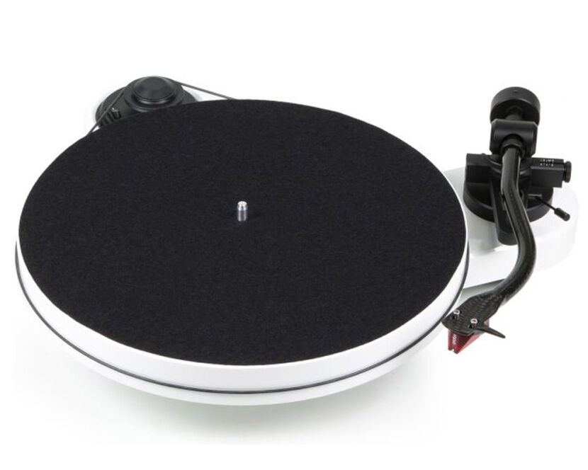 Pro-Ject RPM 1 Carbon (biały). Gramofon manualny.