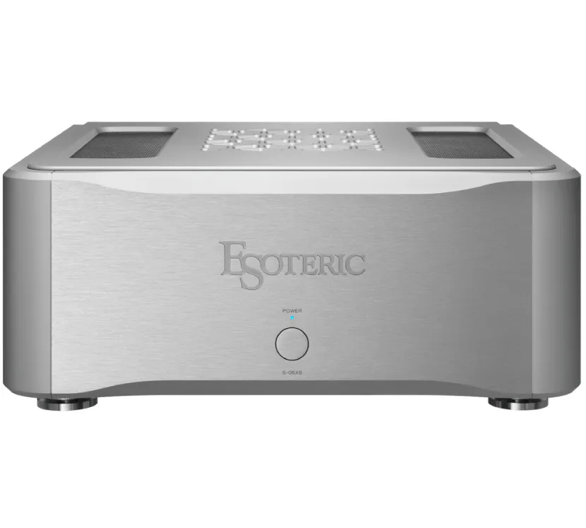 Esoteric S-05XE (srebrny). Końcówka mocy mono klasy hi-end.