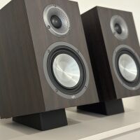 Taga Harmony TSS-10D. Postawki głośnikowe. - 2