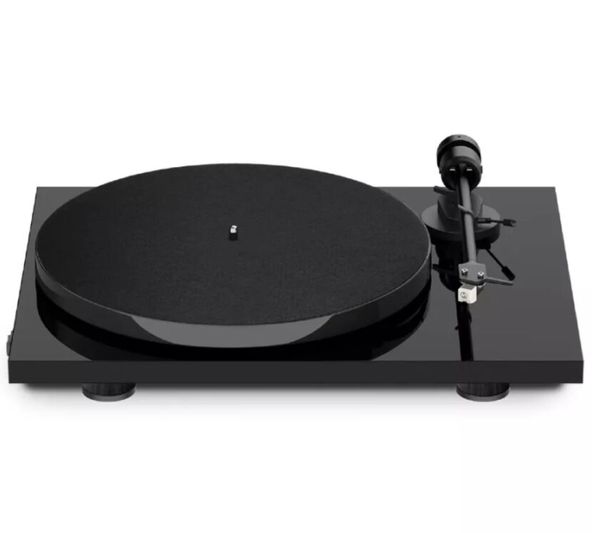 Pro-Ject E1 Phono (czarny). Gramofon manualny.