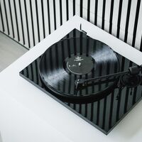 Pro-Ject E1.2 (czarny). Gramofon manualny. - 2