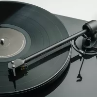 Pro-Ject E1.2 (czarny). Gramofon plug & play. - 3