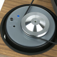 Music Hall MMF-7.3 (orzech). Gramofon manualny. - 3