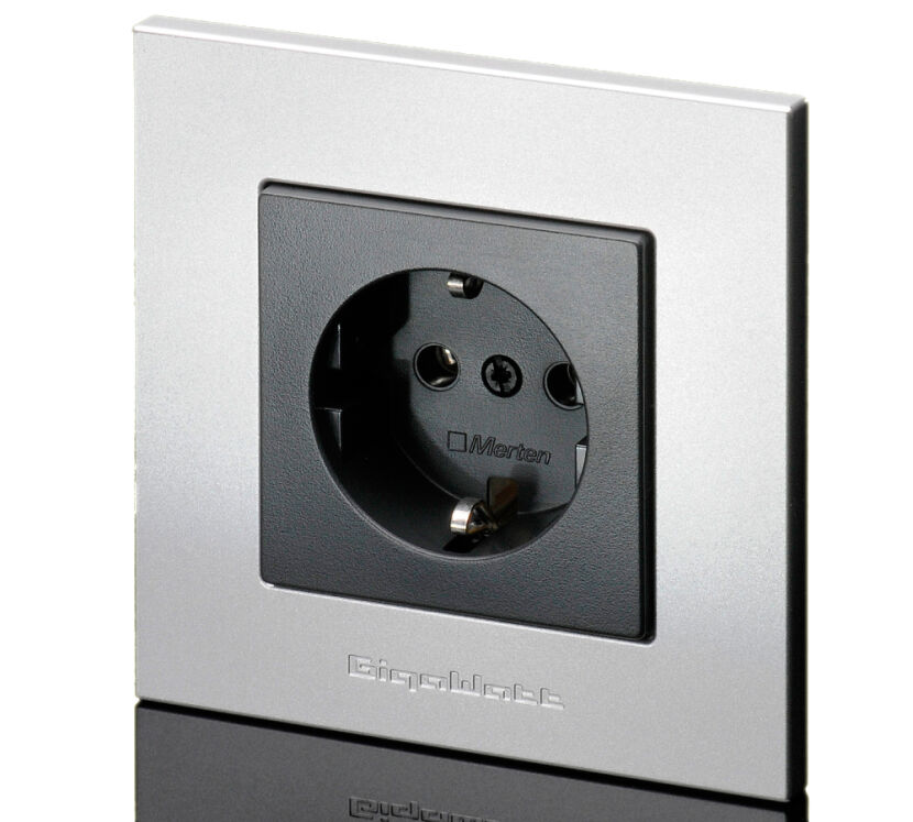 GigaWatt G-044 Schuko. Gniazdo sieciowe.