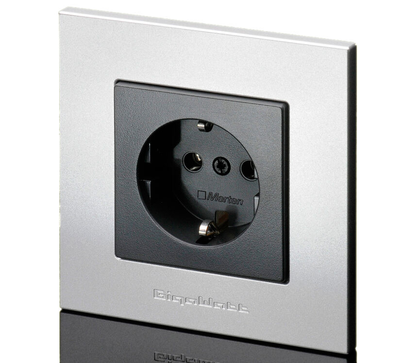 GigaWatt G-044 Schuko. Gniazdo sieciowe.