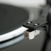 Music Hall MMF-1.3 (czarny). Gramofon manualny. - 2
