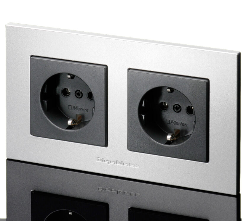 GigaWatt G-044 Schuko Duplex. Gniazdo sieciowe.