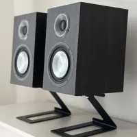 Taga Harmony TSS-30D. Postawki głośnikowe. - 2