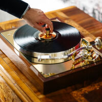 Pro-Ject The Classic Reference (akacja / mosiądz). Gramofon manualny. - 3